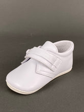 Load image into Gallery viewer, White Leather Walking Shoe with Velcro Strap
