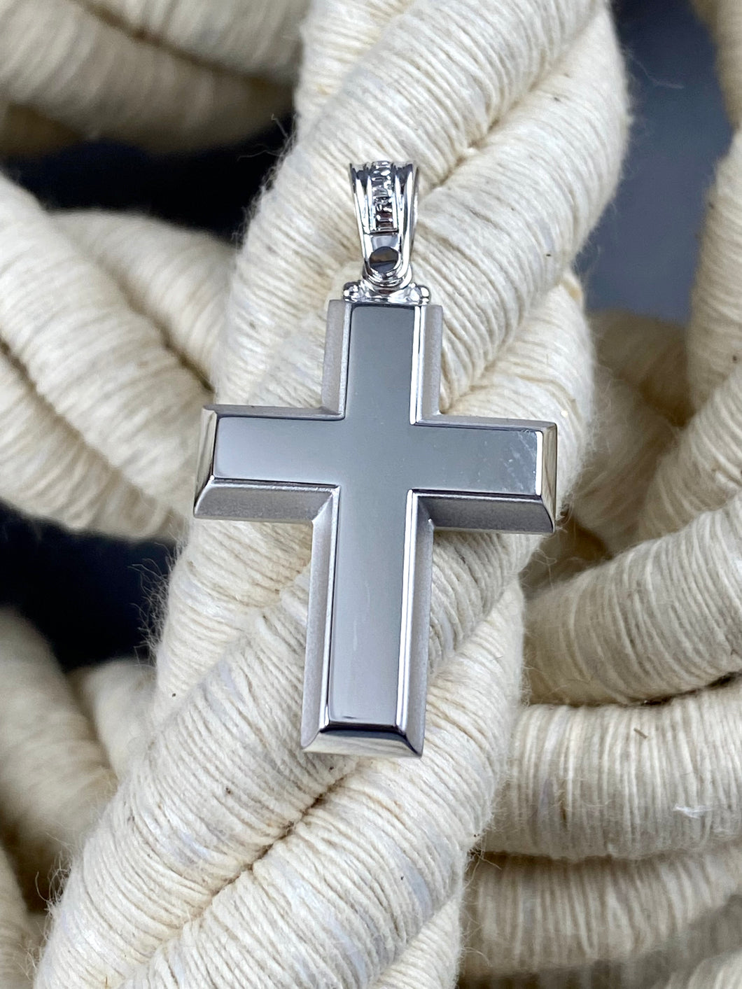 14k Triantos White Gold Cross Polished and Brushed 221281