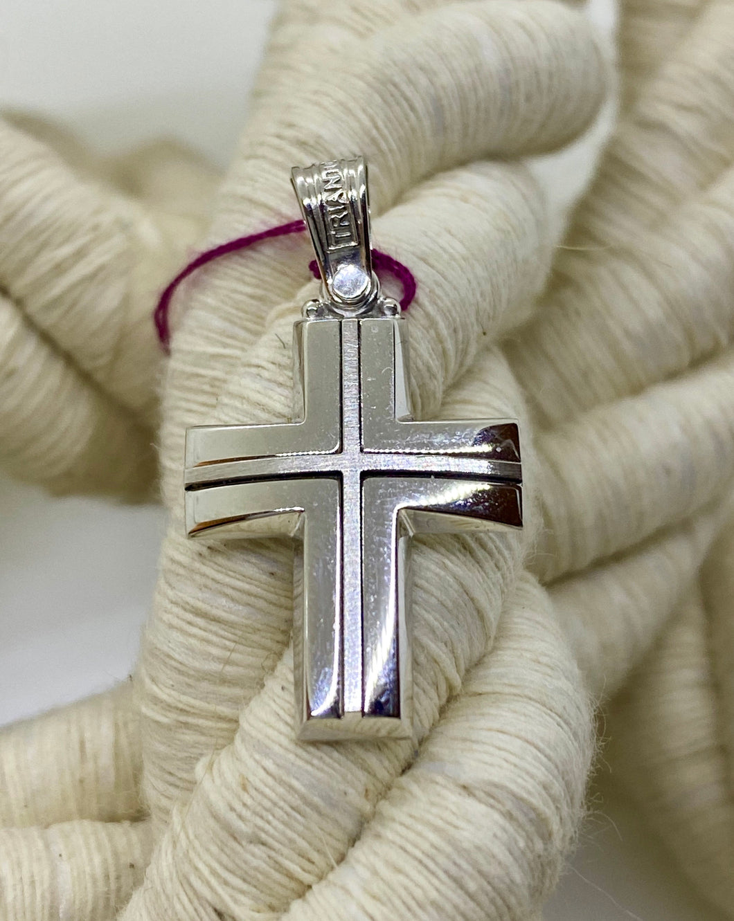 Triantos White Gold Cross 33